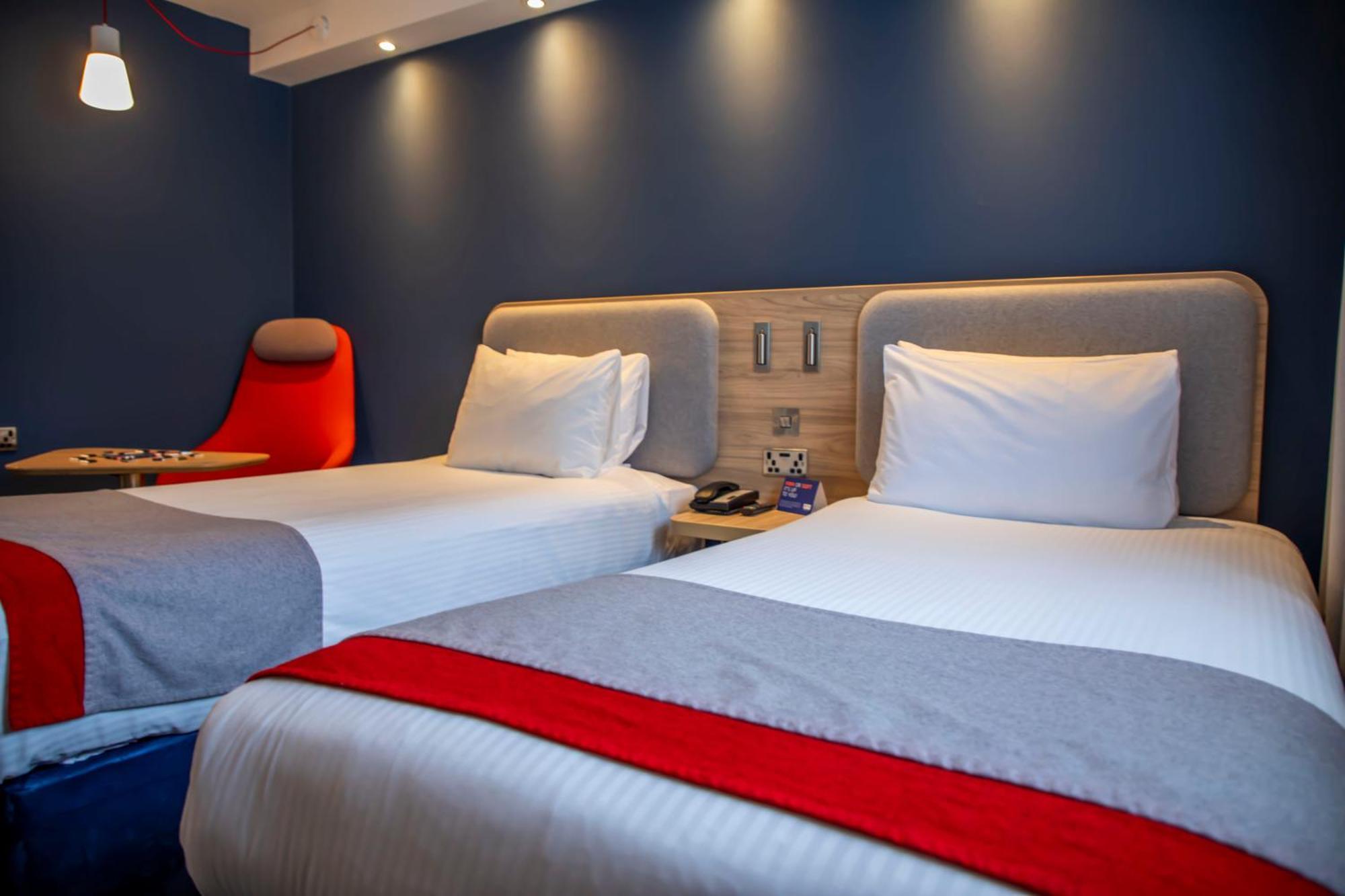 Holiday Inn Express Royal Docks By Ihg London Exterior foto