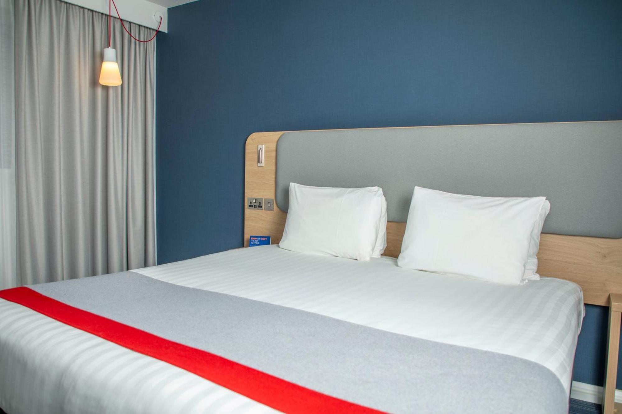 Holiday Inn Express Royal Docks By Ihg London Exterior foto