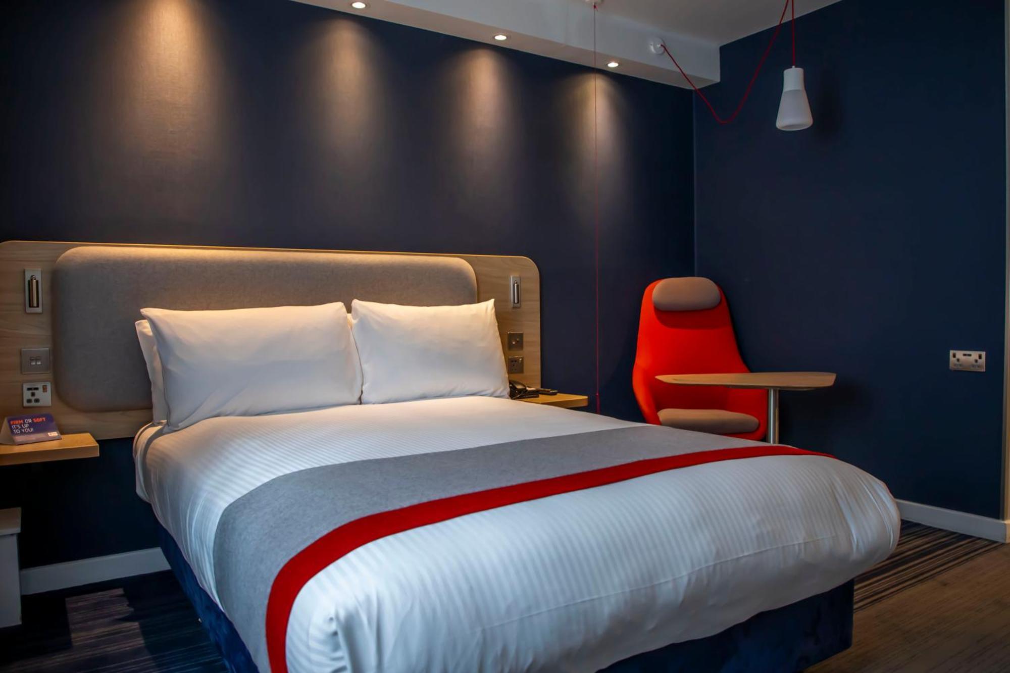 Holiday Inn Express Royal Docks By Ihg London Exterior foto