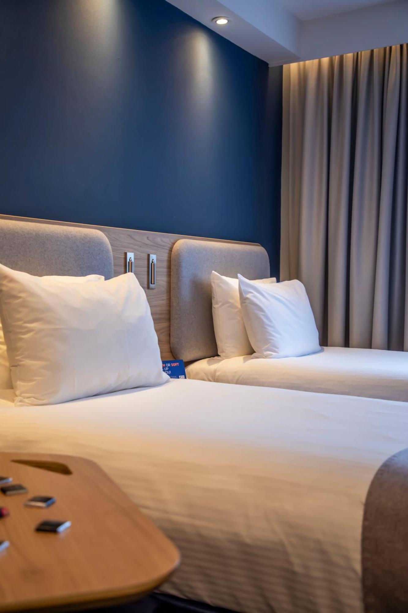 Holiday Inn Express Royal Docks By Ihg London Exterior foto
