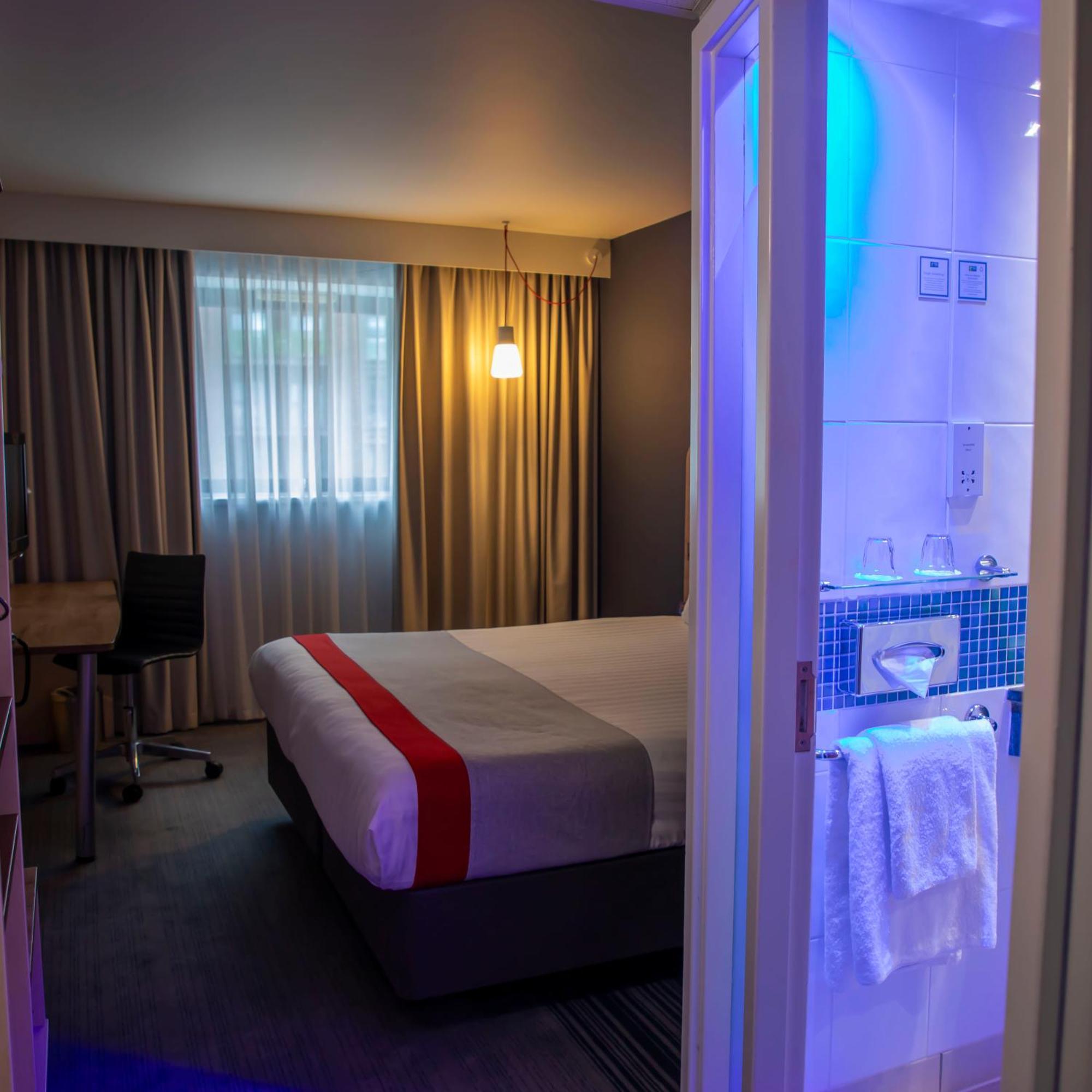 Holiday Inn Express Royal Docks By Ihg London Exterior foto