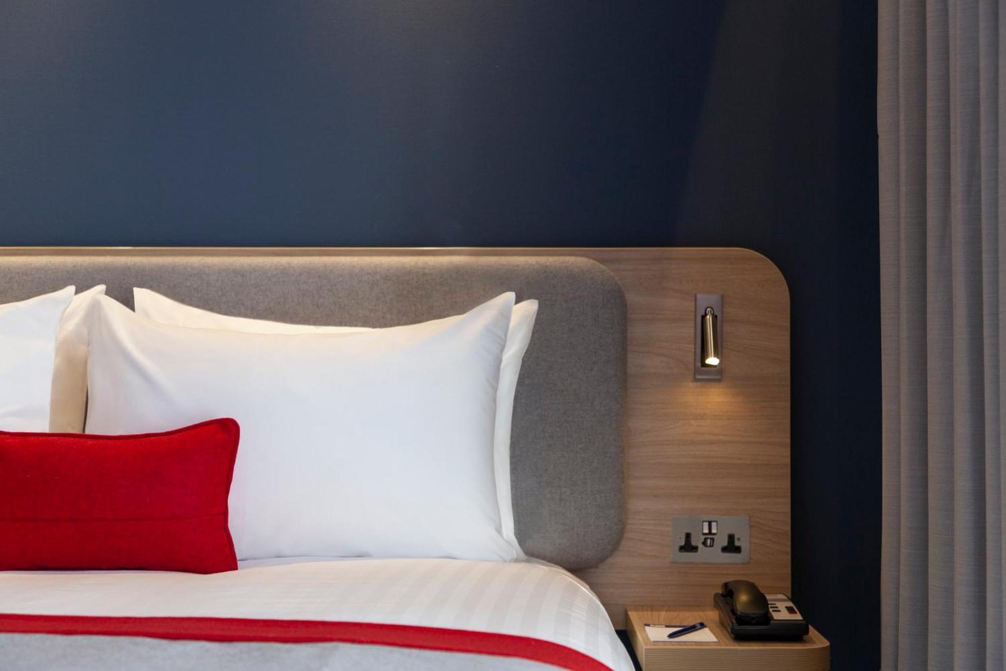 Holiday Inn Express Royal Docks By Ihg London Exterior foto